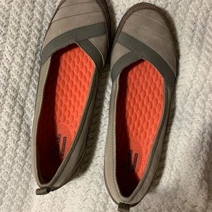 Clarks leather flats